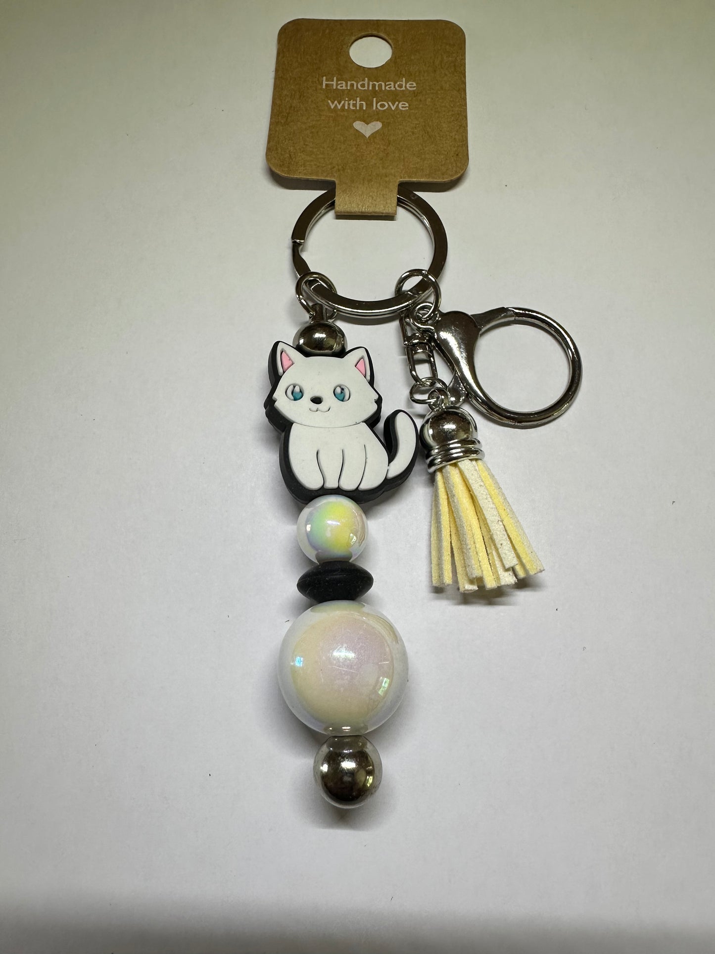 White cat and pearl keyring