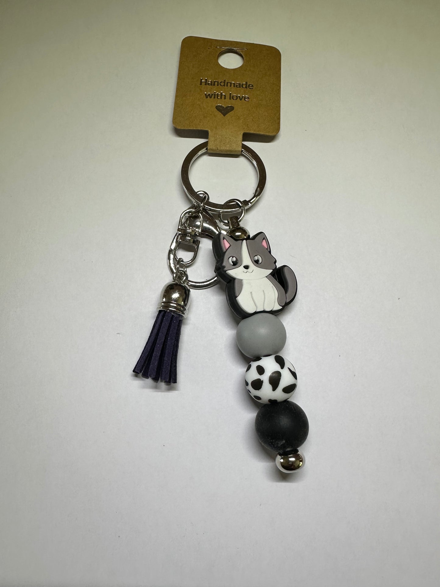 Grey cat with spotty bead keyring